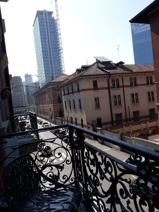 Appartamento con vista Milano Esterno foto